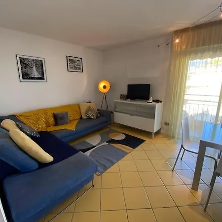 Lovely In With View Apartman